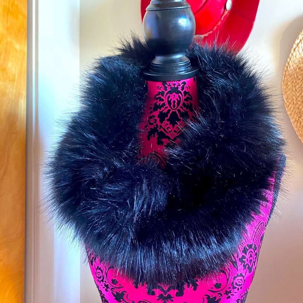 Faur Faux Collar
